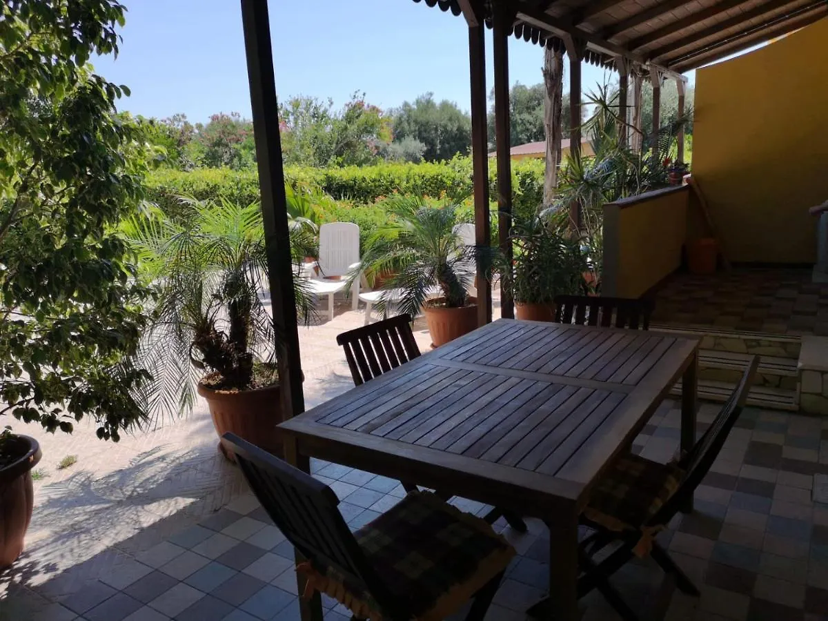 Xenia Garden 2 Apartment Avola